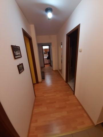 apartament-3-camere-decomandat-et2-zona-ultracentrala-65000-euro-neg-1