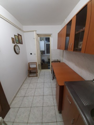 apartament-3-camere-decomandat-et2-zona-ultracentrala-65000-euro-neg-4