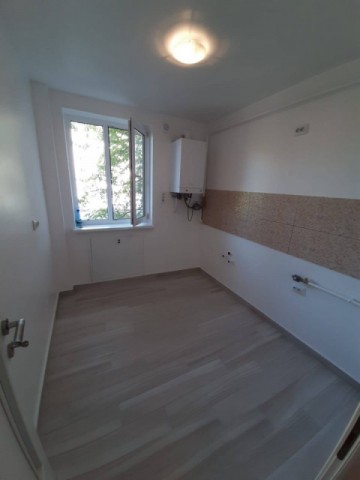 apartament-2-camere-ultracentral-etajul-1-48-mp-49000-negociabil-4