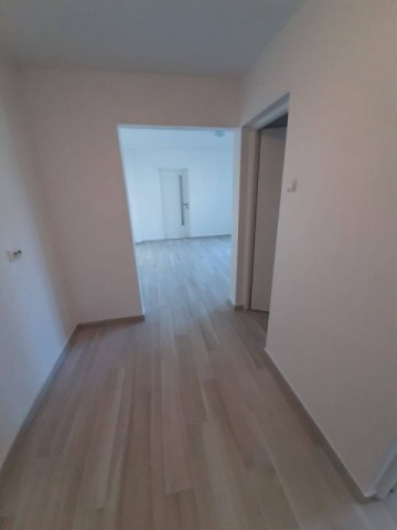 apartament-2-camere-ultracentral-etajul-1-48-mp-49000-negociabil-7