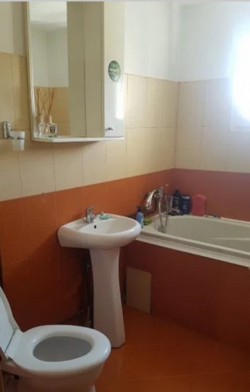 vand-apartament-2-camere-decomandat-zona-stadion-4