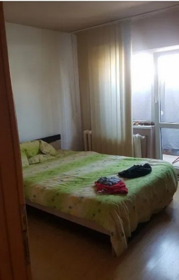 vand-apartament-2-camere-decomandat-zona-stadion-5