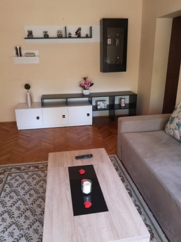 apartament-mobilat-zona-cetate-1