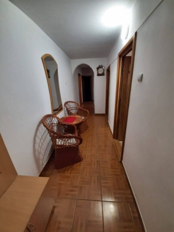 apartament-4-camerezona-centrala-decomandat-suprafata-85-mp-pret-350-euro-9