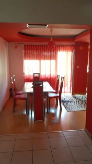 apartament-4-camere-mobilat-zona-centru-1