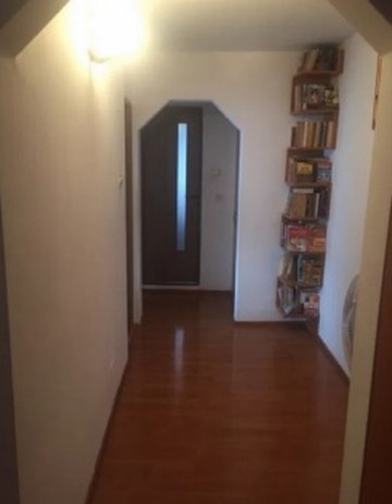 vand-apartament-3-camere-decomandat-in-tolstoi-et3-5