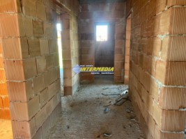 casa-noua-pe-un-nivel-p-la-rosu-cu-300-mp-teren-si-utilitati-in-fata-3