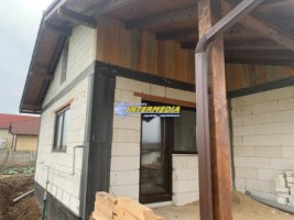 casa-la-rosu-de-vanzare-cu-700-mp-teren-zona-cetate-6