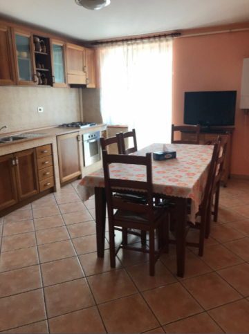 inchiriez-apartament-3-camere-decomandat-cetate-zona-closca-1