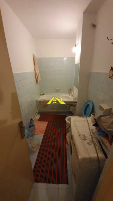 vand-apartament-2-camere-zona-cetate-langa-biserica-sf-ecaterina-3