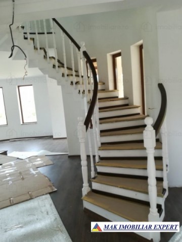 vila-8-camere-teren-2000-mp-campulung-8