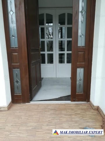 vila-8-camere-teren-2000-mp-campulung-16