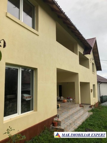vila-9-camere-de-vanzare-in-malu-godeni-arges-teren-de-1270-mp-ideal-pentru-familie-sau-pensiune-3