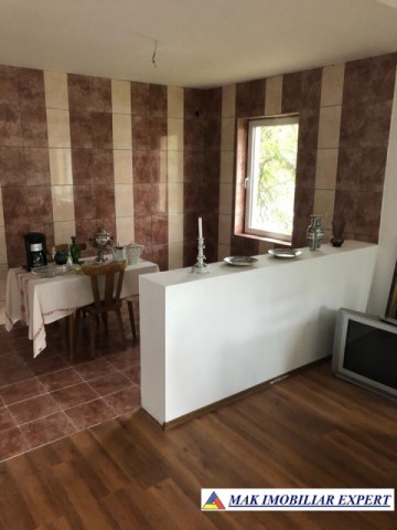vila-9-camere-de-vanzare-in-malu-godeni-arges-teren-de-1270-mp-ideal-pentru-familie-sau-pensiune-8