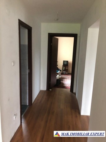 vila-9-camere-de-vanzare-in-malu-godeni-arges-teren-de-1270-mp-ideal-pentru-familie-sau-pensiune-11