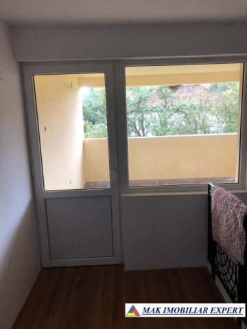 vila-9-camere-de-vanzare-in-malu-godeni-arges-teren-de-1270-mp-ideal-pentru-familie-sau-pensiune-12