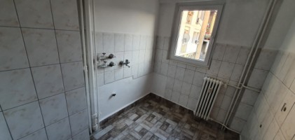 ultracentral-2-camere-renovat-recent-et34-la-40500-euro-1