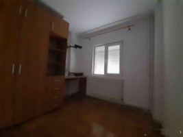 malu-rosu-2-cam-sd-18-renovat-bl1984-la-45900-euro-5