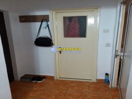 garsoniera-decomandata-de-vanzare-in-cetate-etaj-3-4