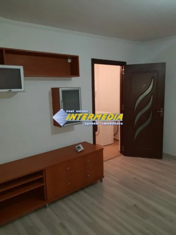 apartament-2-camere-renovat-de-vanzare-cetate-1