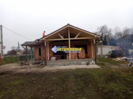 casa-la-rosu-cu-1400-mp-teren-de-vanzare-ampoita-2