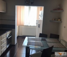 apartament-3-camere-de-inchiriat-zona-cetate-3