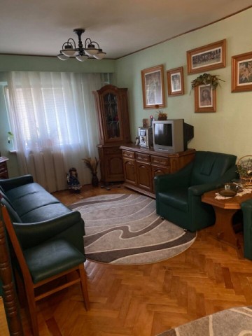 apartament-4-camere-2-bai2-balcoane-et44piata-mica-59000-euro-negociabil-1