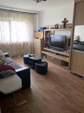 apartament-2-camere-etaj-2-imparat-traian-47000-negociabil-1