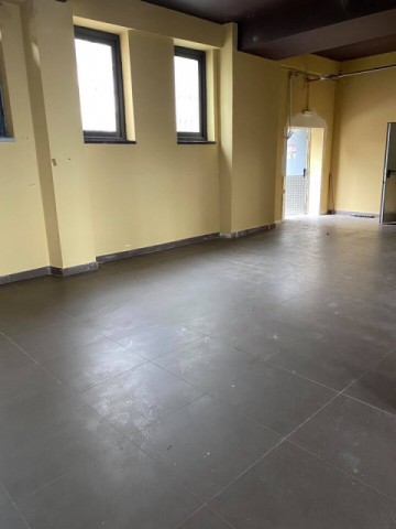 spatiu-comercial-suprafata-de-200mppret-2300euro-negociabilzona-stejari-1