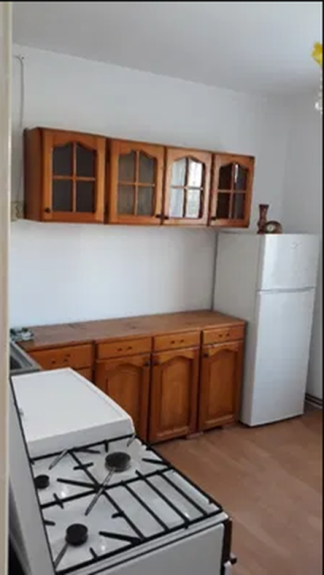 inchiriere-apartament-2-camere-et-2-zona-cetate-4