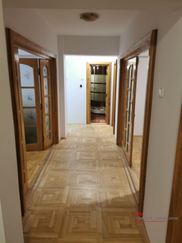 apartament-4-camere-obcini-de-vanzare-8