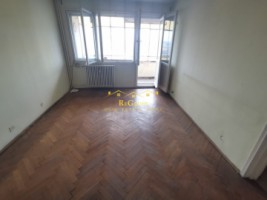 vanzare-apartament-2-camere-podu-ros-etaj-intermediar-2