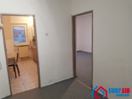 apartament-3-camere-decomandat-zona-valea-aurie-4