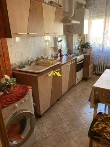 inchiriez-apartament-cu-2-camere-zona-cetate-2