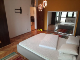 inchiriez-apartament-spatios-zona-deosebita-turistica-1