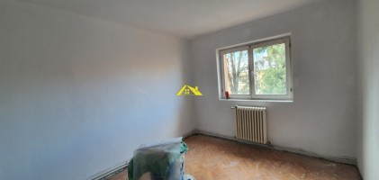 apartament-3-camere-etaj-1-in-cetate-3