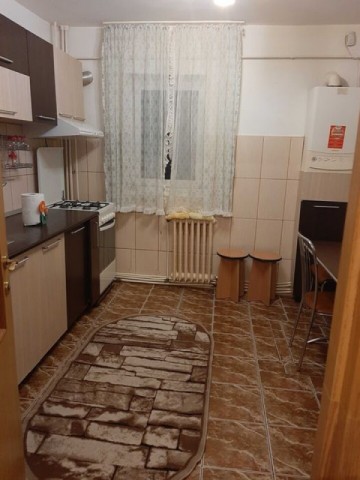 inchiriere-apartament-3-camere-zona-curcubeului-5