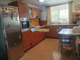 casa-p1-de-vanzare-toate-utilitatile-cetate-4