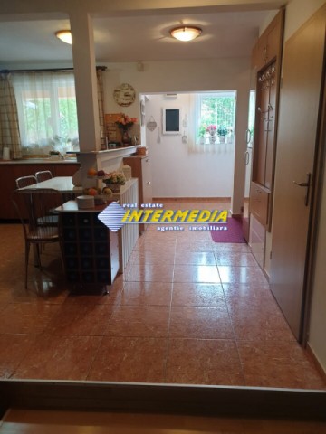 casa-p1-de-vanzare-toate-utilitatile-cetate-5