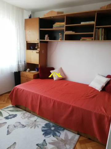 apartament-3-camere-cu-scara-interioara-zona-stadion-2