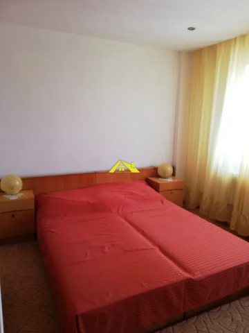 apartament-3-camere-cu-scara-interioara-zona-stadion-3