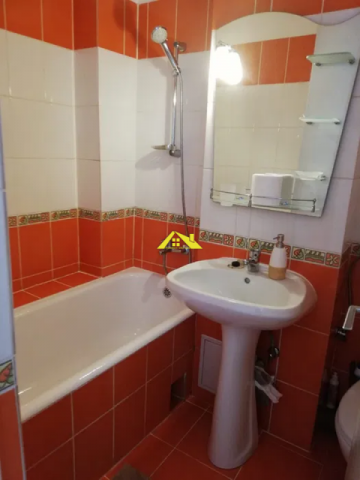 apartament-3-camere-cu-scara-interioara-zona-stadion-6