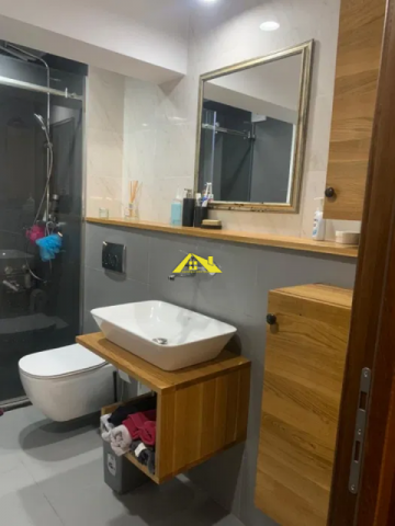 apartament-revovat-cu-scara-interioara-pozitie-centrala-3