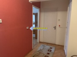 apartament-3-camere-decomandat-de-vanzare-cetate-zona-mercur-7