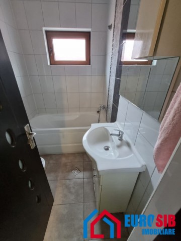 apartament-mobilat-de-vanzare-sibiu-zona-hipodrom-bloc-nou-etaj-1-5