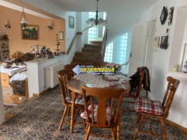 casa-noua-de-vanzare-in-alba-iulia-zona-cetate-finisata-complet-cu-teren-800-mp-22