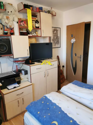 vand-apartament-zona-cetate-3