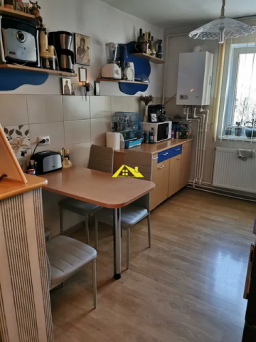 vand-apartament-zona-cetate-4
