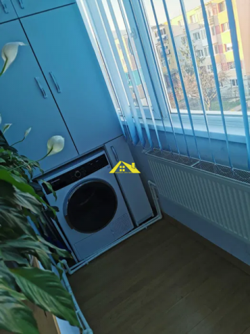 vand-apartament-zona-cetate-7