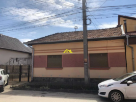casa-de-caramida-in-centrul-orasului-1